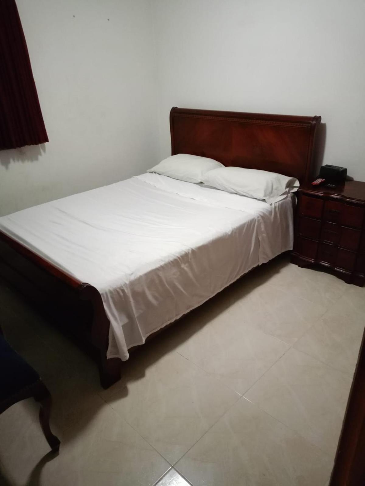 Cerca Al Aeropuerto Homestay *